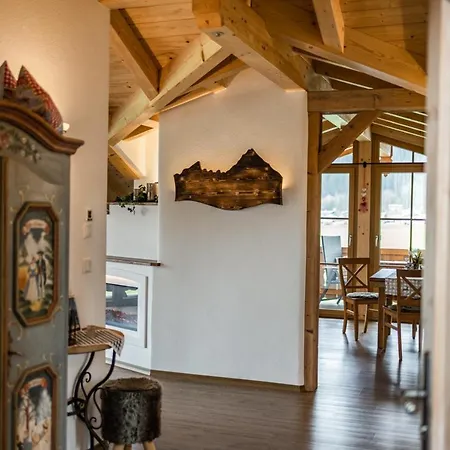 Reich Apartment *